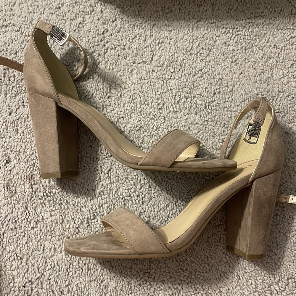 High heels - Picture 3 of 3